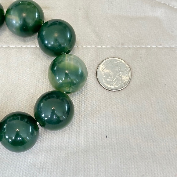 Large Green Nephrite beaded stretchy bracelet, type of Jade. - Picture 12 of 14